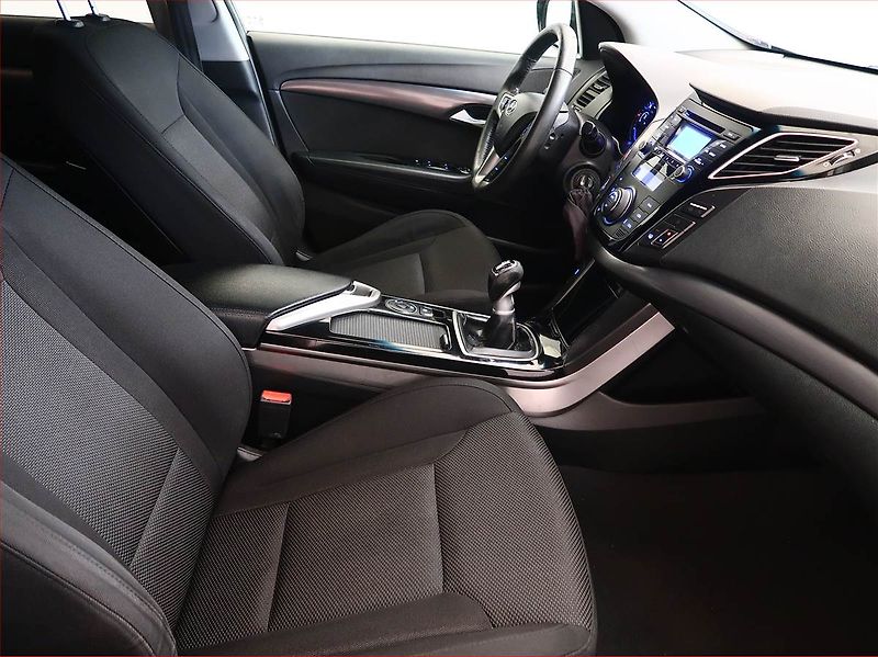 Hyundai i40 (2012) 1.7 CRDI, Tempomat - fotka 9 z 16
