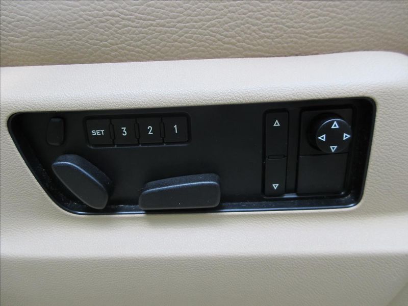 Volkswagen Touareg 3,0 TDi, Navi, Kůže, aut. Tažn - fotka 29 z 36