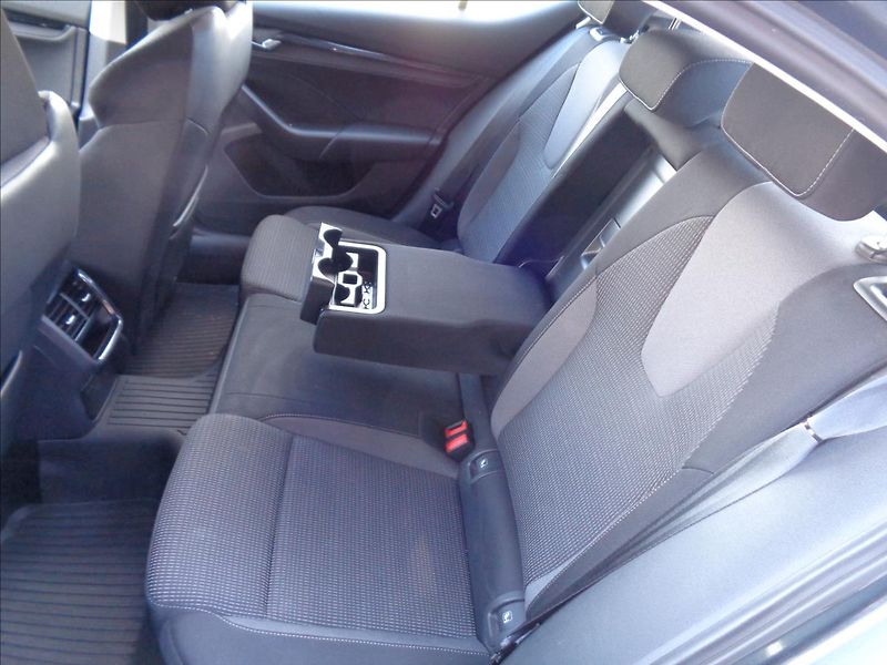 Škoda Octavia 1,5 - fotka 14 z 17