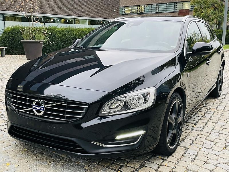 Volvo V60 2.0D 5VÁLEC AUT OCEAN RACE - fotka 4 z 41