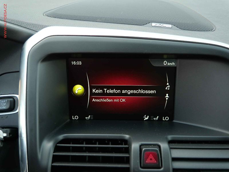 Volvo XC60 (2014) 2.0 D4, Summum, bixen, panor - fotka 20 z 26