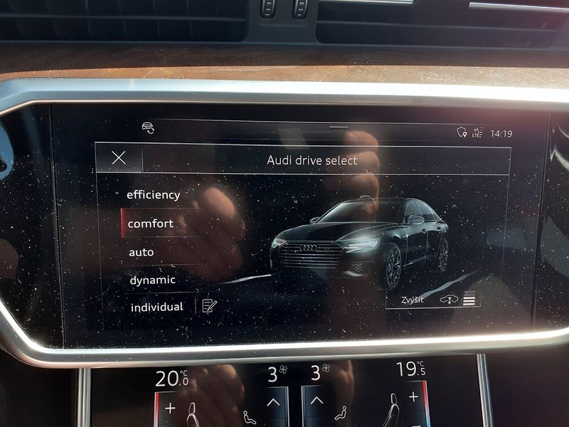 Audi A6 (2020) 3.0 TDi MILD - Hybrid 4x4 - fotka 19 z 41