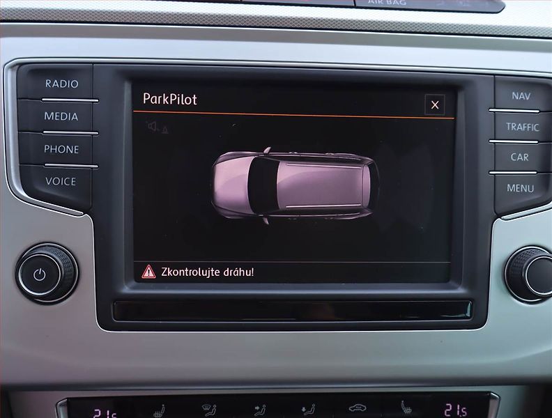 Volkswagen Passat (2015) 2.0 TDI, Navi, Tempomat - fotka 22 z 23