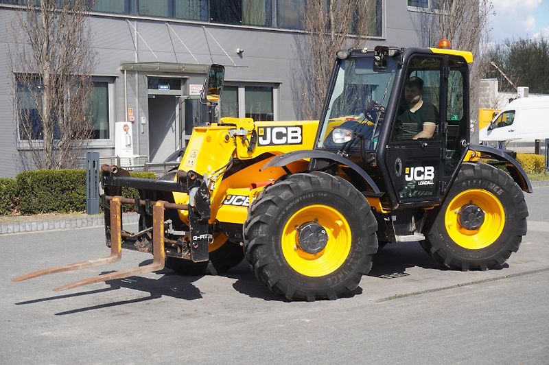 JCB (2018) 526-56 AGRI Plus / 5.6 m - fotka 16 z 24