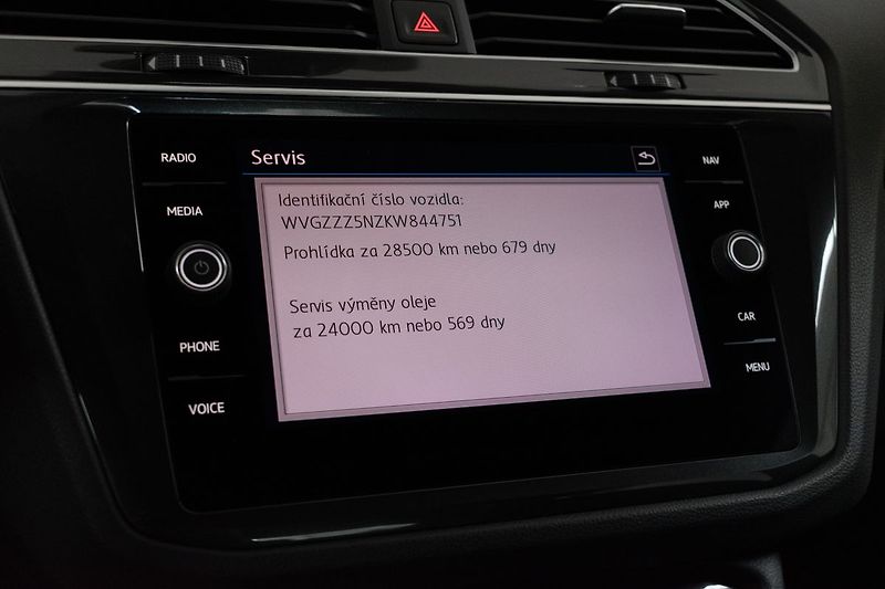 Volkswagen Tiguan 1.5 TSI DSG*VIRTUAL*KAMERA*ACC - fotka 34 z 44