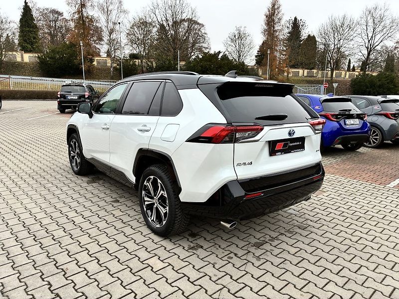 Toyota RAV4 2.5 Plug-in 185 Selection - fotka 6 z 27