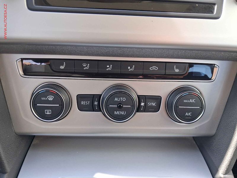 Volkswagen Passat (2015) 1.4 TSi, Comfortline, panor - fotka 13 z 18