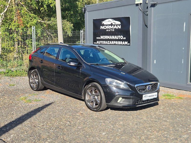 Volvo V40 1.6D 84kw CROSS COUNTRY, tažné - fotografie inzerátu