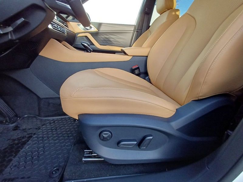 MG HS PHEV 1.5T EXCLUSIVE AT - fotka 12 z 22