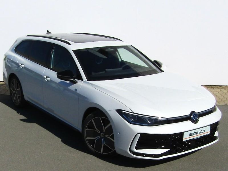 Volkswagen Passat R-Line People 2,0 TDI 110 kW - fotka 9 z 30