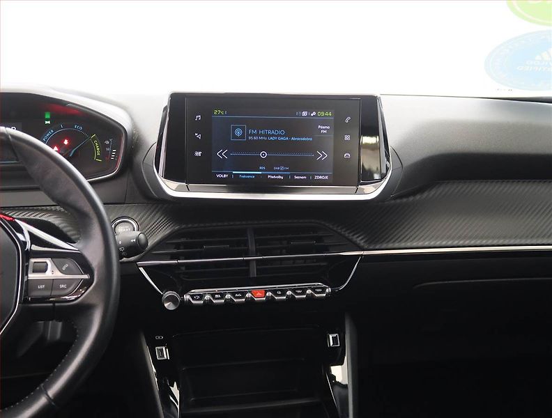 Peugeot 2008 (2021) Active 50 kWh, SoH 87% - fotka 11 z 23
