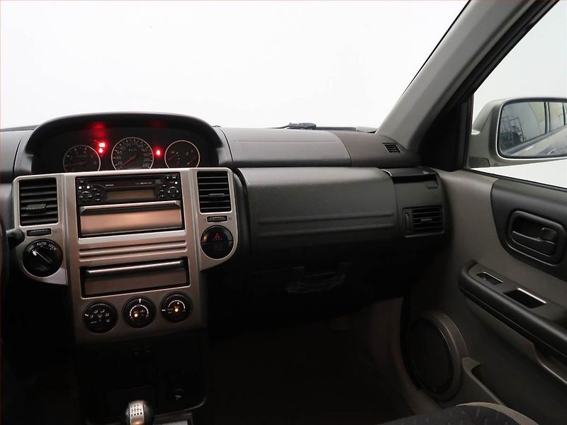 Nissan X-Trail (2006) 2.2 dCi, 4X4, Tažné - fotka 8 z 13
