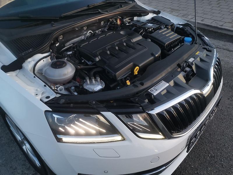 Škoda Octavia 2,0TDI DSG 110kW ACC STYLEPLUS - fotka 70 z 87