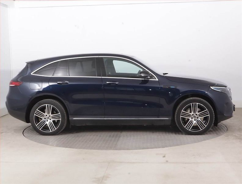 Mercedes-Benz EQC (2022) 400 4MATIC, SoH 95% - fotka 6 z 21