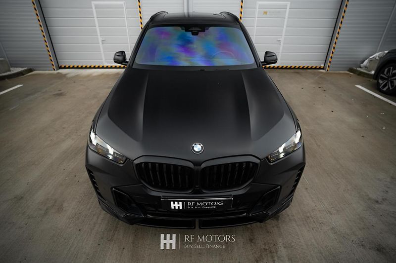BMW X5 (2024) xDrive40i mHEV 280kW - fotka 7 z 55