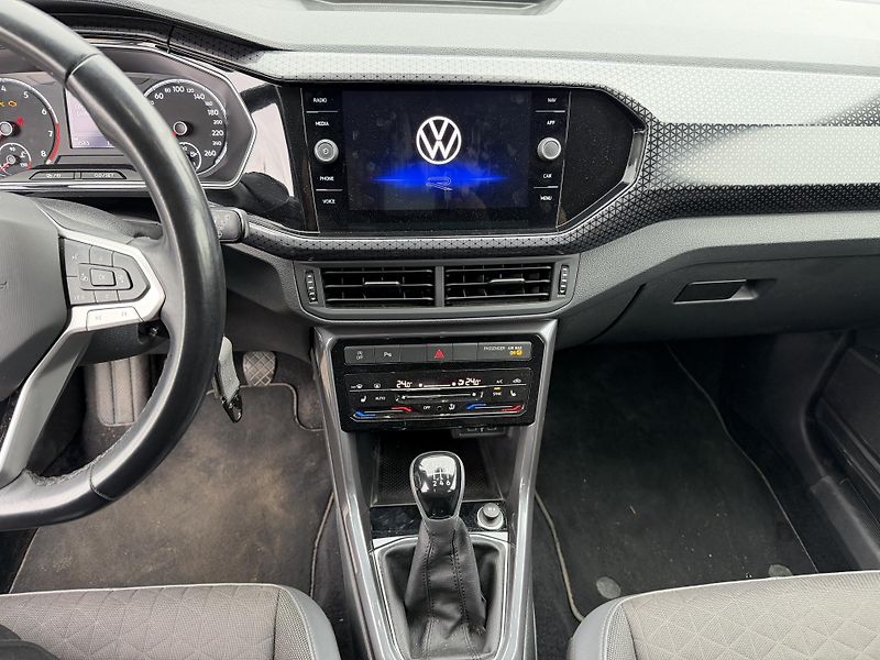 Volkswagen T-Cross 1.0 TSI R-line - fotka 18 z 23