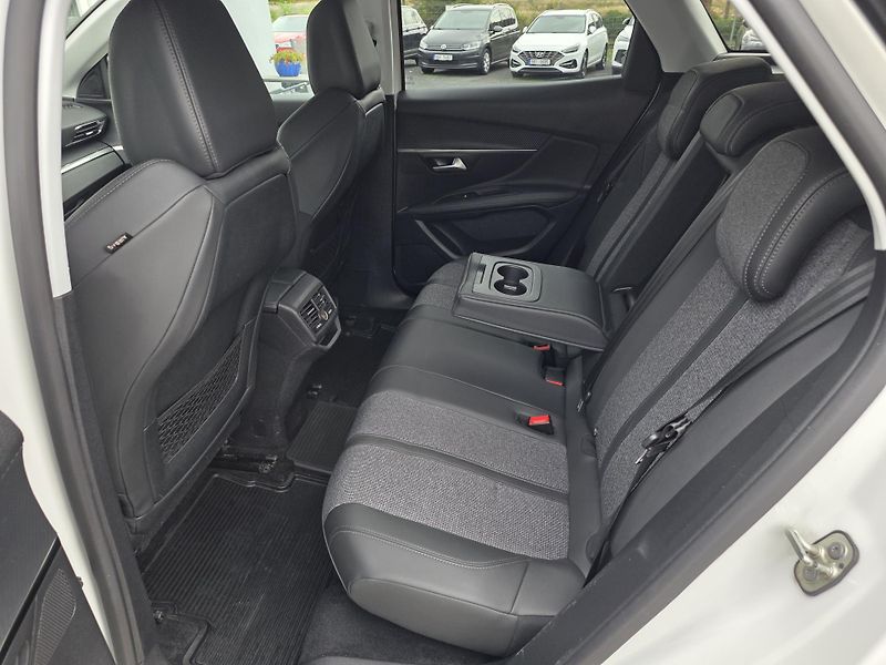 Peugeot 3008 (2021) 1.5HDi 96kW ALLURE ČR NOVÉ - fotka 9 z 18