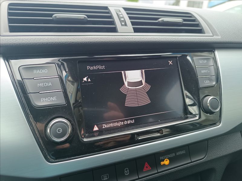 Škoda Fabia 1,0 TSi Ambition - fotka 15 z 18