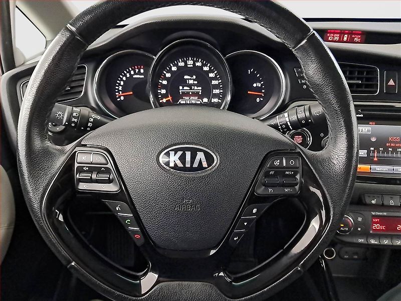 Kia Ceed (2013) 1.6 GDI, Serv.kniha, Navi - fotka 18 z 18