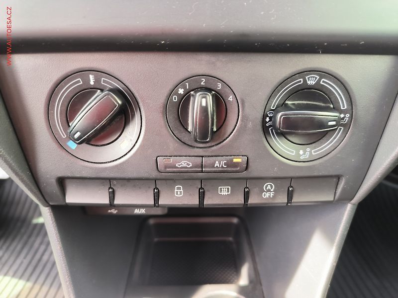 Škoda Rapid (2015) 1.4TDi, ČR, AC - fotka 13 z 17