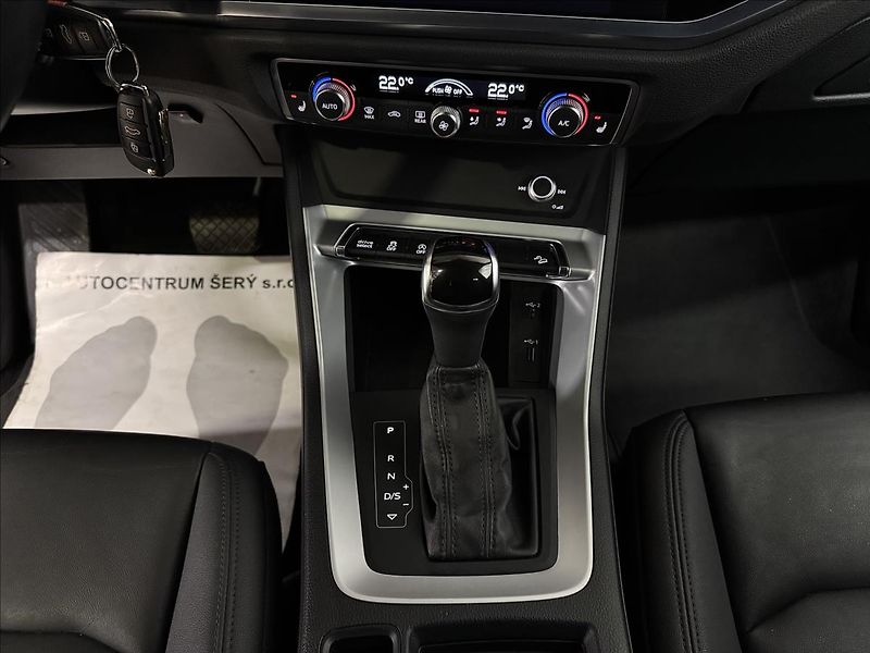 Audi Q3 45TFSI Quattro Pano - fotka 28 z 41