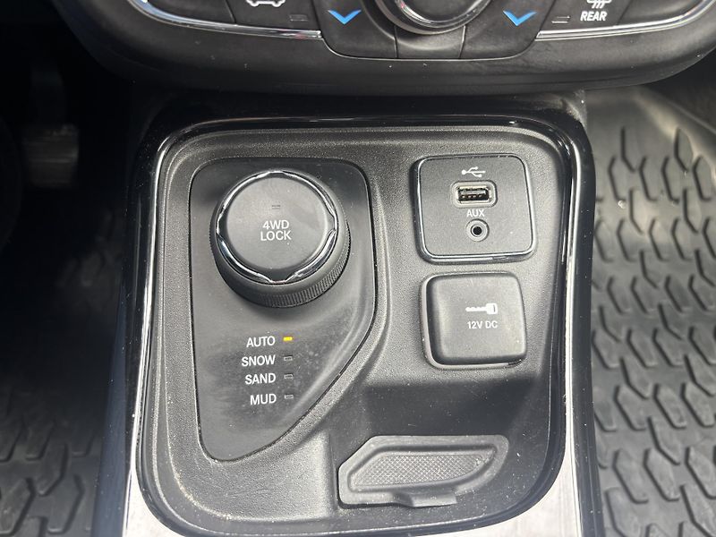 Jeep Compass (2017) 2.0 M-JET, 103kW, ČR, 1majitel - fotka 8 z 8