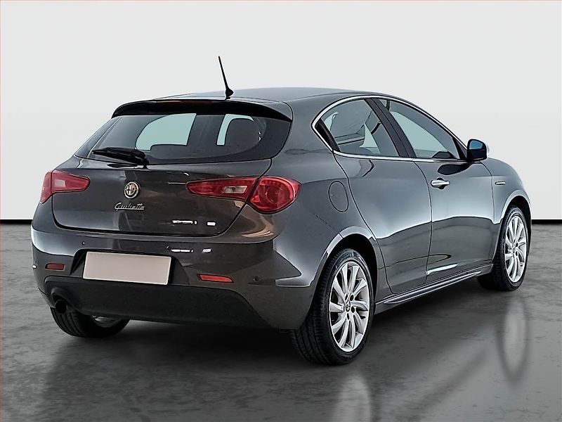 Alfa Romeo Giulietta (2010) 1.4 T MultiAir, Serv.kniha - fotka 5 z 19