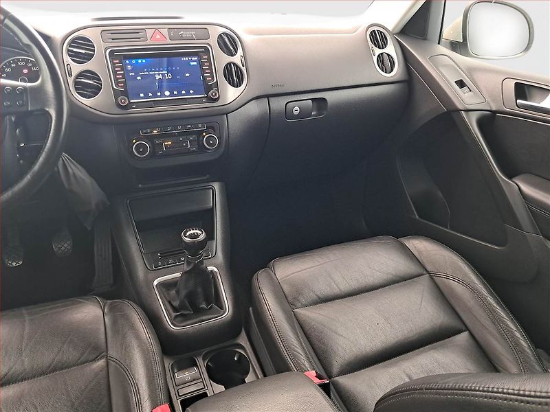Volkswagen Tiguan (2010) 2.0 TDI, 4X4, Navi, Xenony - fotka 8 z 16