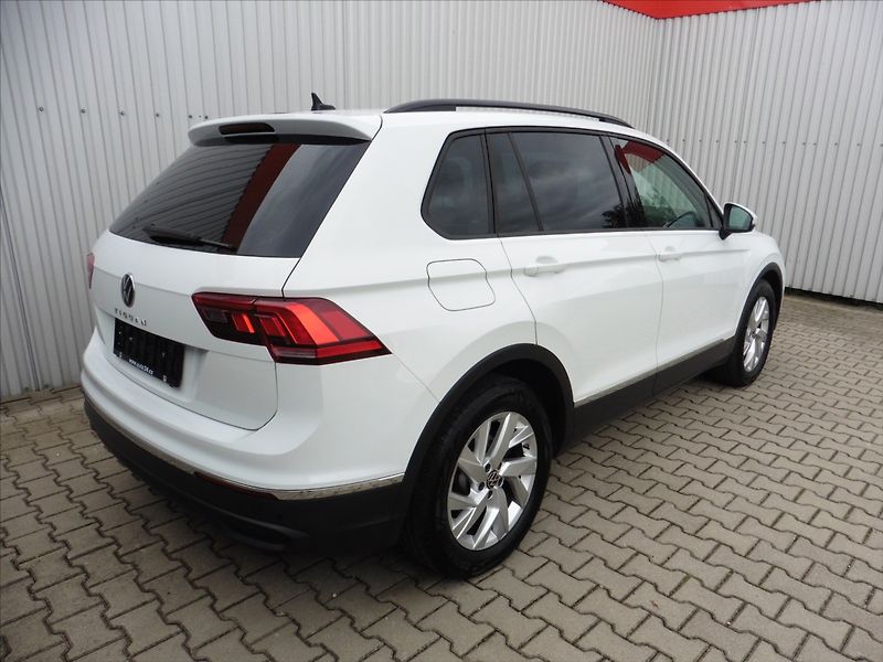Volkswagen Tiguan 2,0 TDi Life DSG Navi - fotka 4 z 21