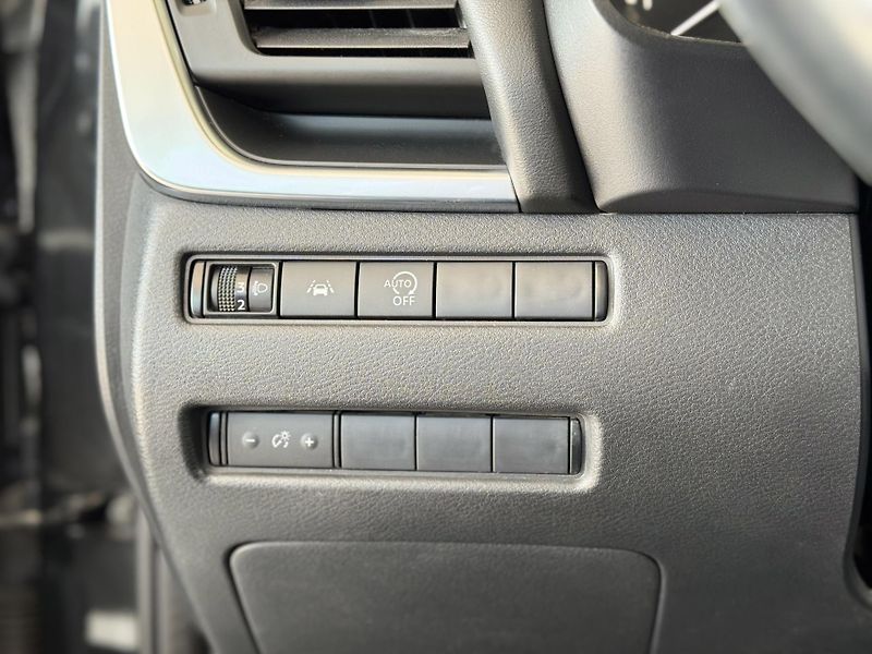 Nissan Qashqai 1,3DIG-T 140*Distronic*360kam - fotka 26 z 33