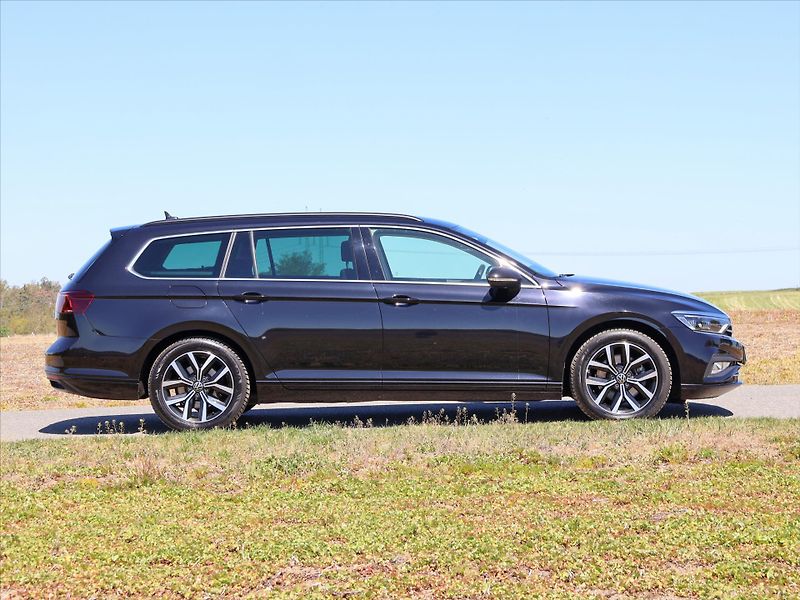 Volkswagen Passat 2,0 TDI DSG Matrix Virtual DPH - fotka 8 z 37