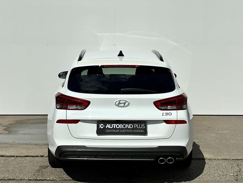 Hyundai i30 1.5 T-GDI 103kW DCT N-Line - fotka 9 z 18