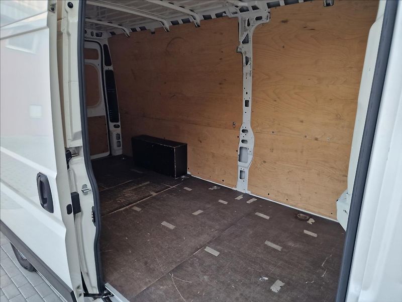 Peugeot Boxer 2.2HDI 103kW L4H2,ČR,1.Maj. - fotka 16 z 48