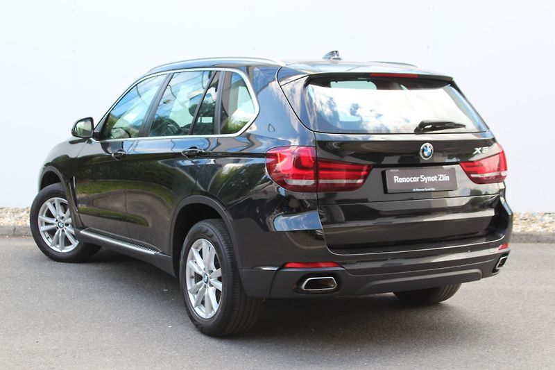 BMW X5 xDrive30d - fotka 8 z 30