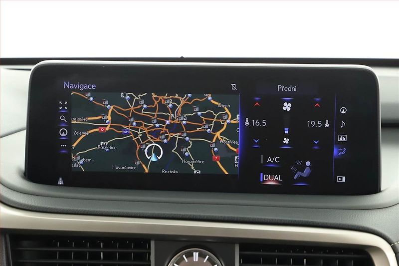 Lexus RX 400h (2023) 450 h - fotka 12 z 20