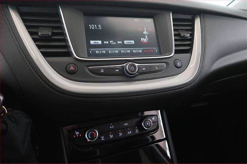 Opel Grandland X (2019) 1.2 Turbo, ČR,1.maj - fotka 12 z 17