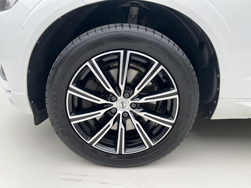 Volvo XC60 B4 AWD INSCRIPTION AUT 1.maj. - fotka 14 z 39