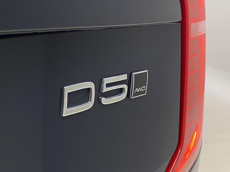 Volvo XC90 D5 AWD MOMENTUM AUT CZ 7míst - fotka 38 z 50