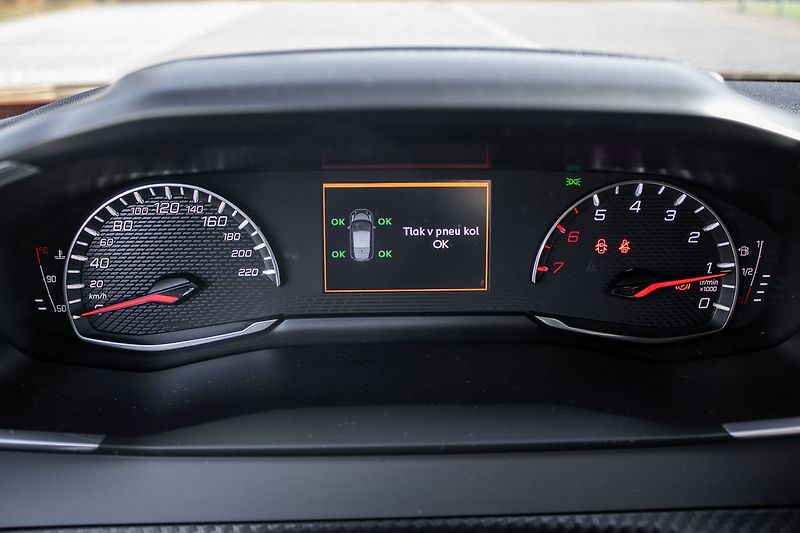 Peugeot 2008 - fotka 15 z 36