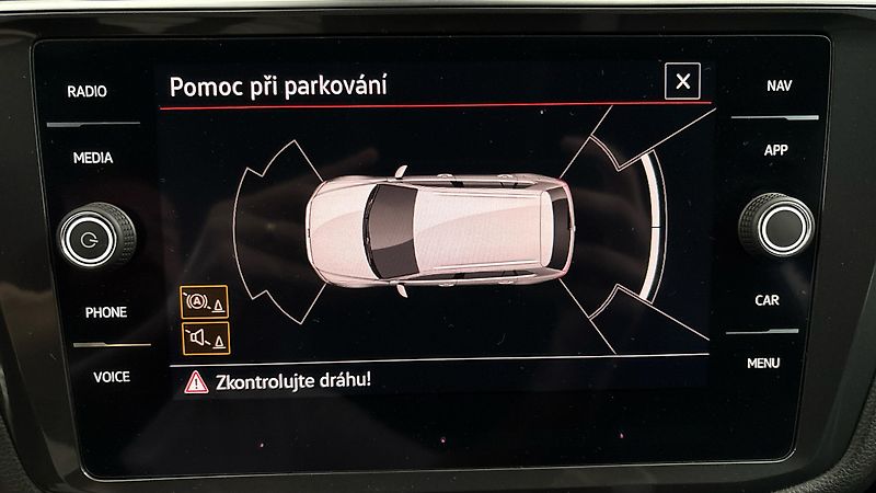 Volkswagen Tiguan Allspace 2.0 TDI DSG 4MOTION R-Line - fotka 12 z 29