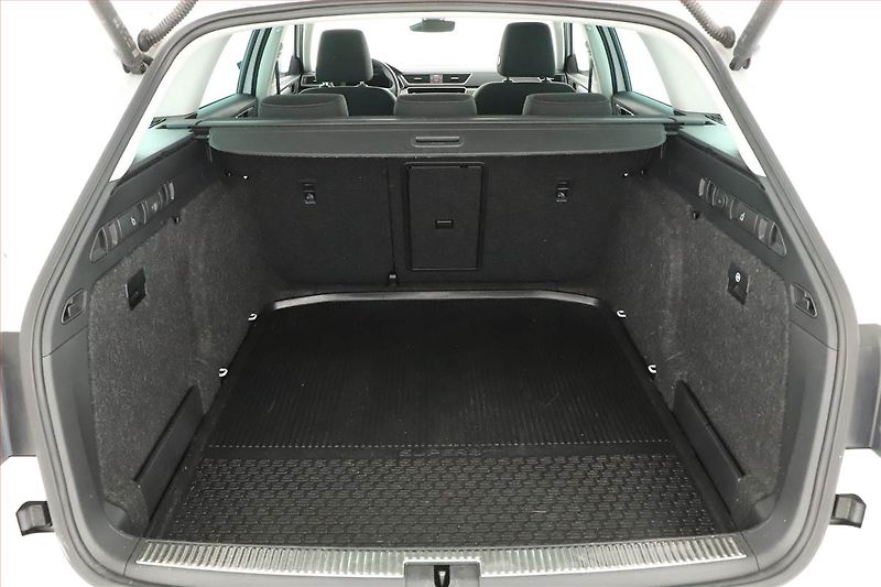 Škoda Superb (2022) 2.0 TSI - fotka 18 z 19