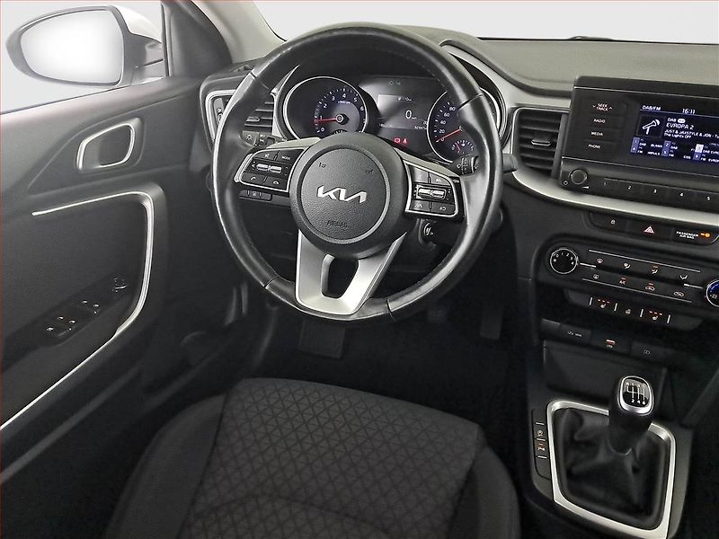 Kia Ceed (2022) 1.5 T-GDI, Serv.kniha - fotka 7 z 18