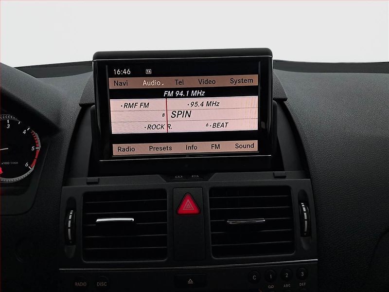 Mercedes-Benz Třídy C (2010) C 250 CDI, Automat, Navi - fotka 12 z 21