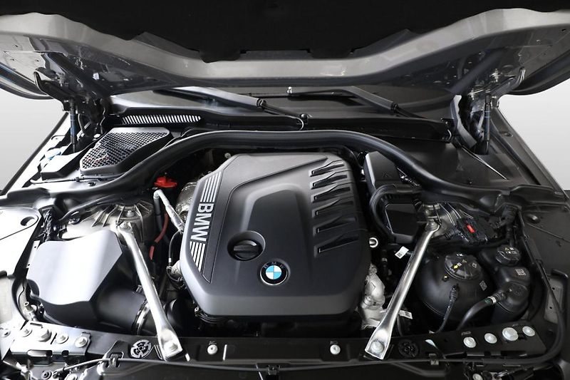 BMW Řada 5 540d xDrive Touring - fotka 9 z 31