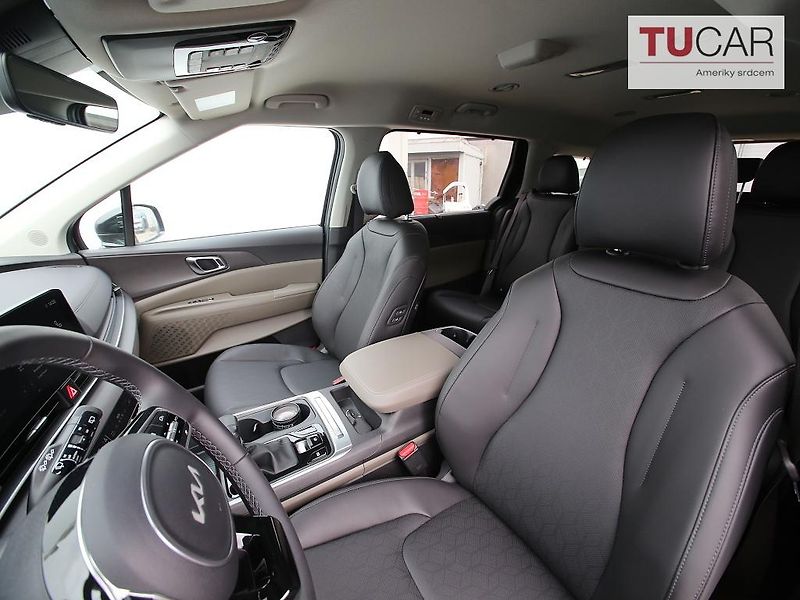 Kia Carnival (2025) 3.5 V6 Benzín Automat 8 Míst  - fotka 14 z 45