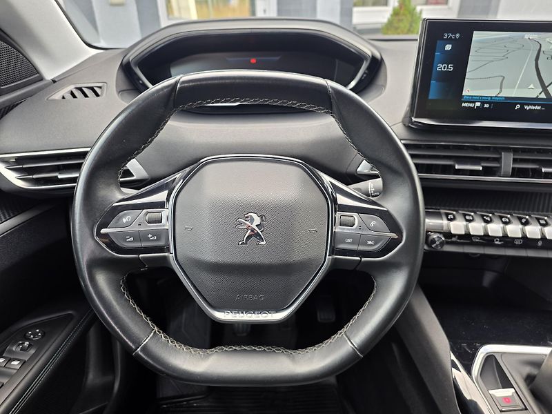 Peugeot 3008 (2022) 1.5BHDi 96kW ALLURE 1.MAJITEL  - fotka 12 z 20
