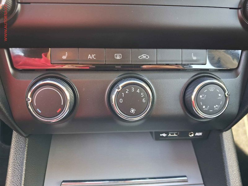 Škoda Octavia (2014) 1.8 TSI, ČR, Ambition - fotka 15 z 17