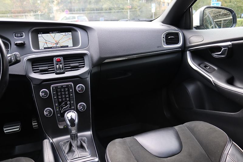 Volvo V40 Volvo V40 R-Design 140kW - fotka 39 z 55