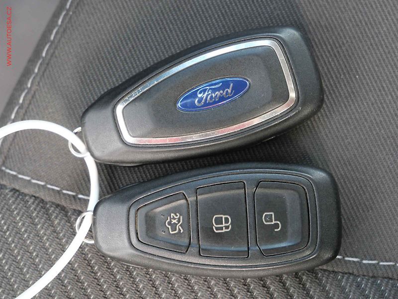 Ford Kuga (2013) 2.0 TDCi, AC, tempo - fotka 19 z 19