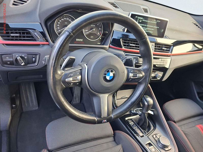 BMW X1 (2015) 2.0d XDrive, AT, LED, panor - fotka 13 z 20